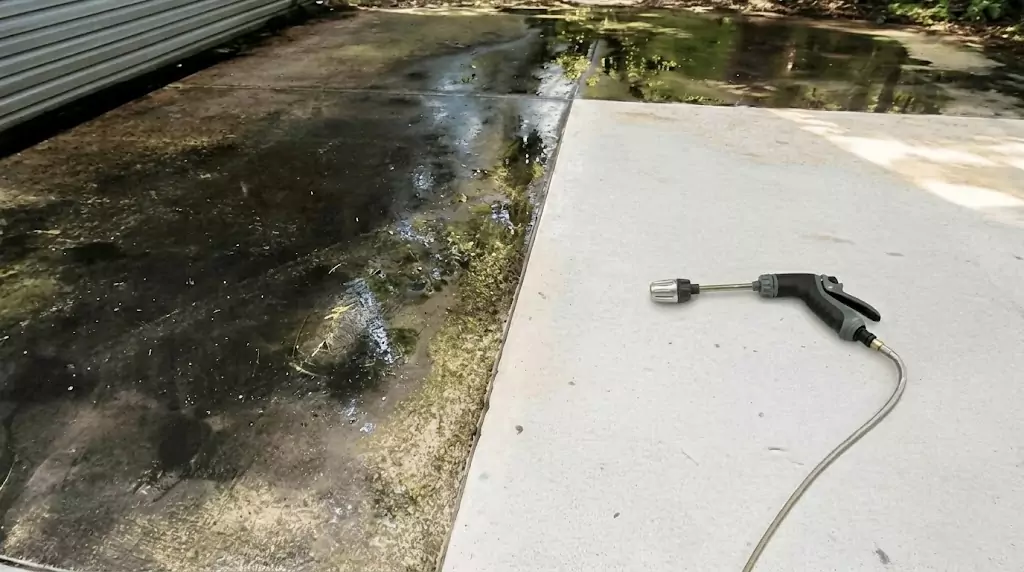 Test Jetterix sur bande de béton avec accumulation d'algues